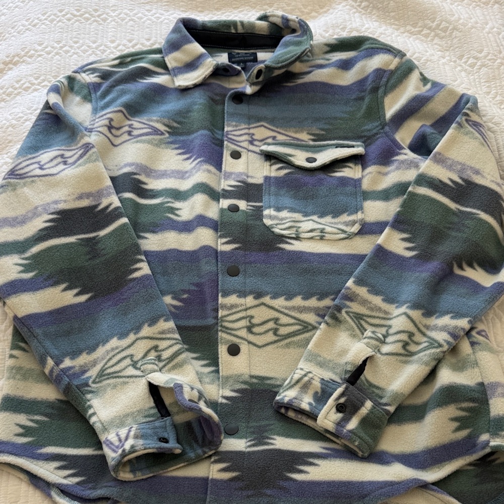 BIllabong Button-Up Fleece Shirt (L)